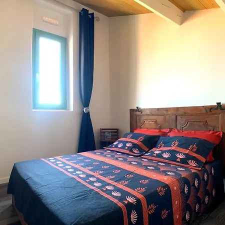 Daire Renovated 2 Bedroom Duplex In The Center Of Antibes